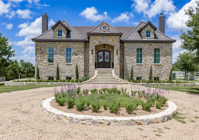 Photo 2 of Single family home for sale at 501 Upper Denton Rd, Weatherford, TX 76085 | MLS# 21360292 | Listing updated on 2026-08-17