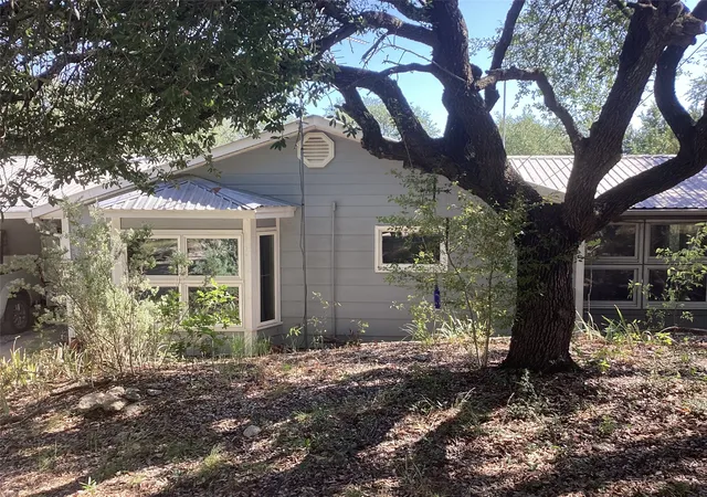 Photo 3 of Single family home for sale at 1225 Cedar Break Ct, Cleburne, TX 76033 | MLS# 21360328 | Listing updated on 2026-09-29