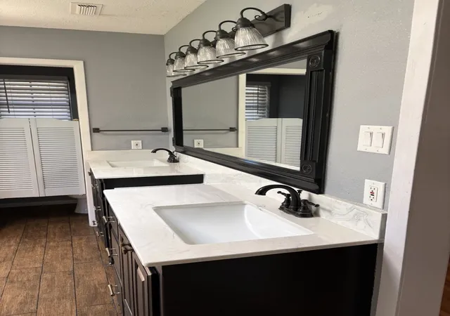 Photo 4 of Single family home for sale at 2104 N Woodland St, Stephenville, TX 76401 | MLS# 21359986 | Listing updated on 2026-09-23