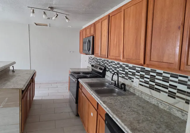 Photo 4 of Single family home for sale at 4205 Austin Pl, Fort Worth, TX 76135 | MLS# 21359668 | Listing updated on 2026-10-01