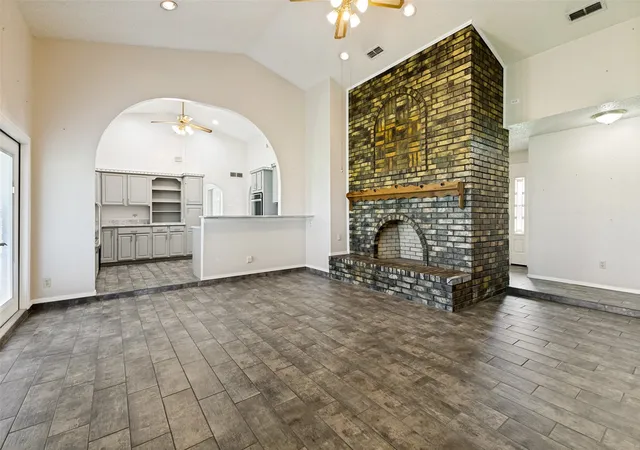 Photo 4 of Multi family home for sale at 13740 Vida Ln, Dallas, TX 75253 | MLS# 21360259 | Listing updated on 2026-09-03