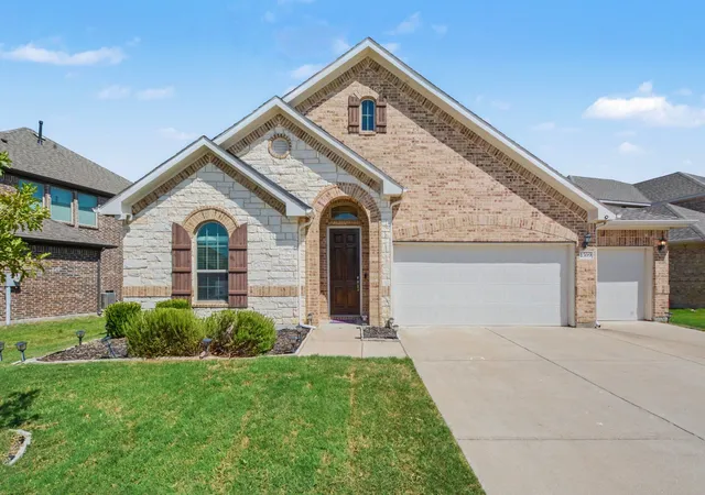 Photo 1 of Sale Pending at 1509 Ravenswood Ln, Wylie, TX 75098 | MLS# 21360314 | Listing updated on 2026-09-02