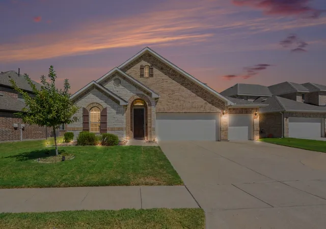 Photo 2 of Sale Pending at 1509 Ravenswood Ln, Wylie, TX 75098 | MLS# 21360314 | Listing updated on 2026-09-02