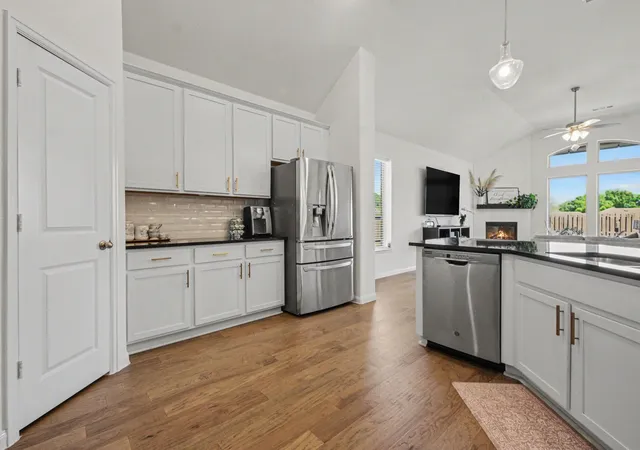 Photo 3 of Sale Pending at 1509 Ravenswood Ln, Wylie, TX 75098 | MLS# 21360314 | Listing updated on 2026-09-02