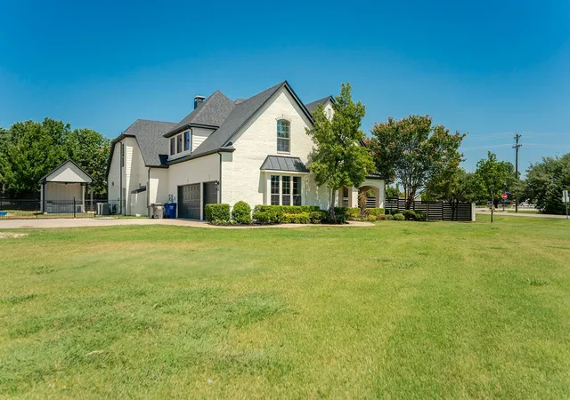 Photo 2 of Mansion for sale at 1600 Windmill Ct, Allen, TX 75002 | MLS# 21348791 | Listing updated on 2026-08-29