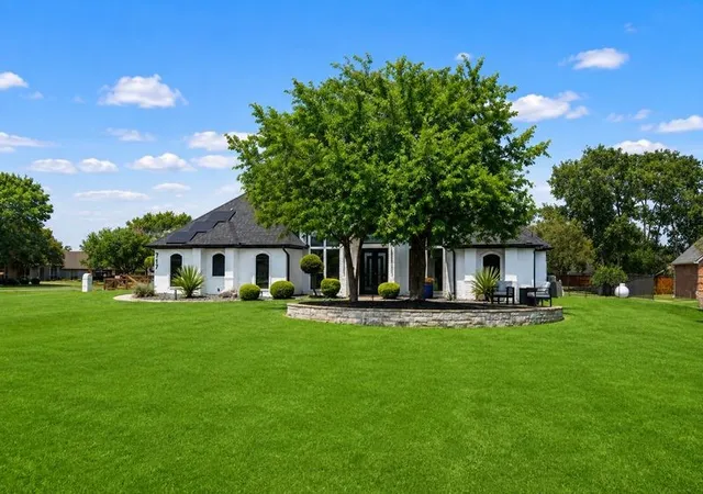 Photo 2 of Single family home for sale at 717 Pintail Ct, Granbury, TX 76049 | MLS# 21348140 | Listing updated on 2026-08-20