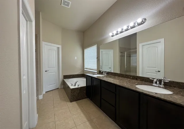 Photo 2 of Single family home for sale at 3609 Hazelhurst Dr, Frisco, TX 75036 | MLS# 21344781 | Listing updated on 2026-08-15