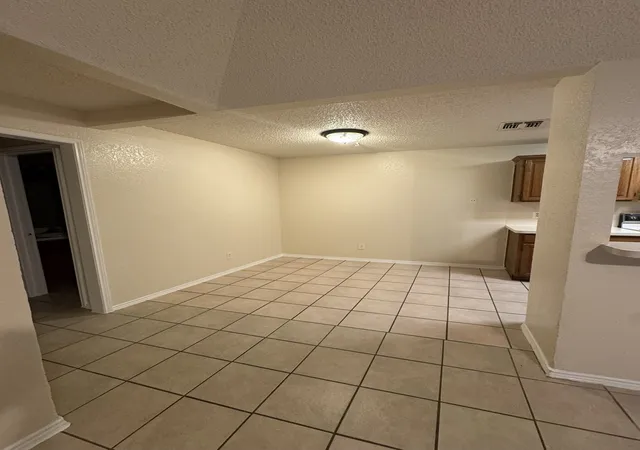 Listing Photo 4 - Condo for sale in building located at 4516-20 Halyard Ct, Fort Worth, TX 76135 - Unit #4516-4520