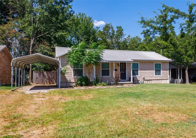 Photo 1 of Single family home for sale at 434 Woodlawn St, Sulphur Springs, TX 75482 | MLS# 21359802 | Listing updated on 2026-08-18