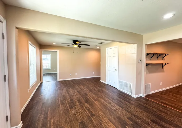 Photo 3 of Single family home for sale at 434 Woodlawn St, Sulphur Springs, TX 75482 | MLS# 21359802 | Listing updated on 2026-08-18