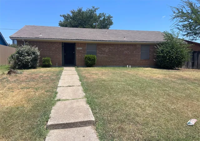 Photo 4 of Single family home for sale at 10515 Eastcrest Ln, Dallas, TX 75217 | MLS# 21360002 | Listing updated on 2026-09-17