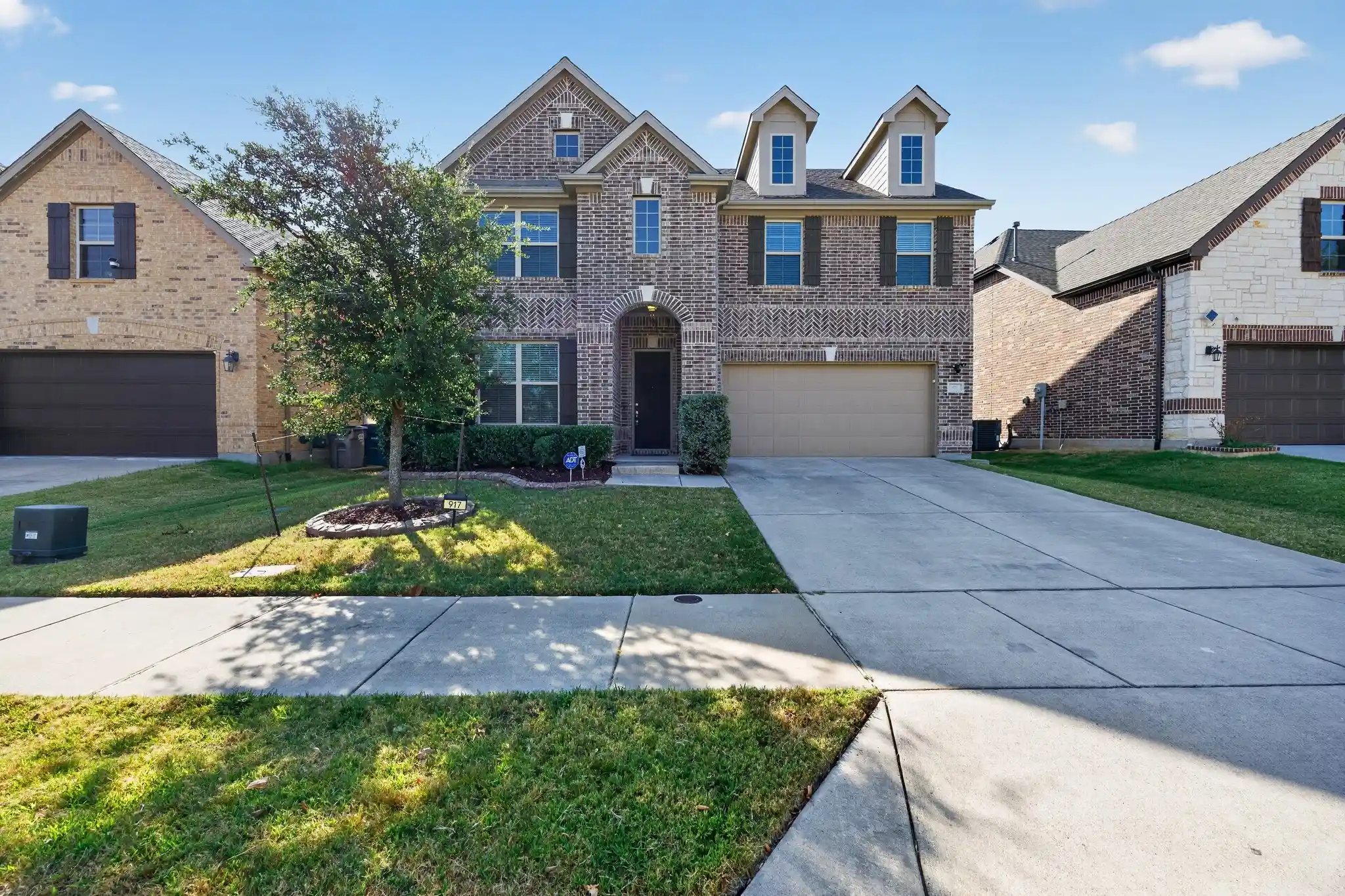 Photo 1 of Single family home for sale at 917 Sundrop Dr, Little Elm, TX 75068 | MLS# 21359090 | Listing updated on 2026-10-16