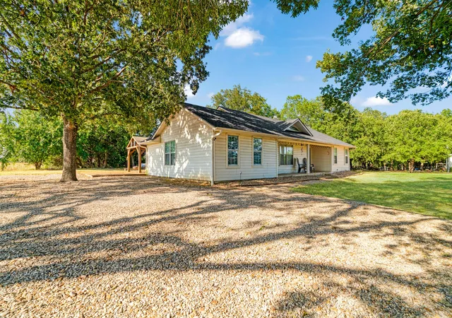 Photo 1 of Single family home for sale at 10891 Farm Road 1497, Paris, TX 75462 | MLS# 21356461 | Listing updated on 2026-09-15