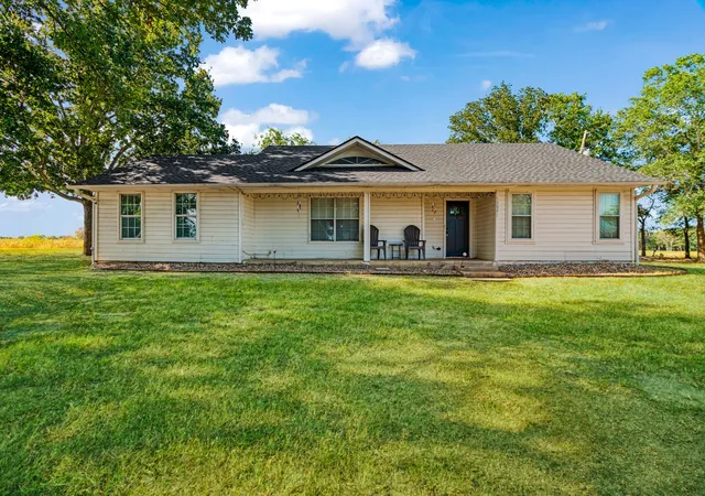 Photo 2 of Single family home for sale at 10891 Farm Road 1497, Paris, TX 75462 | MLS# 21356461 | Listing updated on 2026-09-15