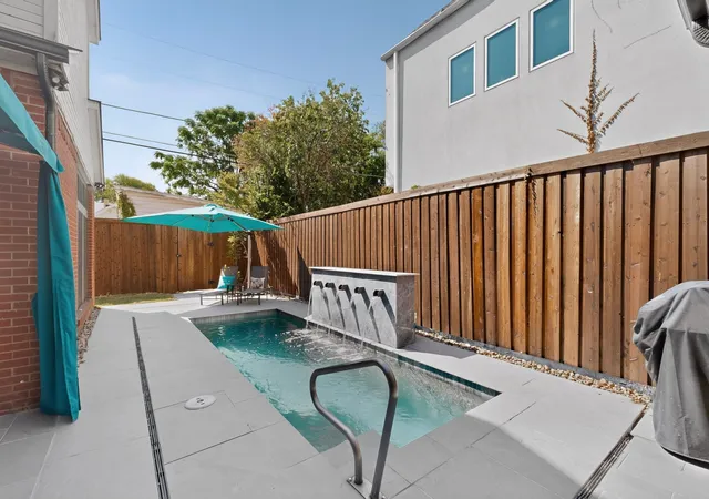 Photo 1 of Single family home for sale at 1526 Abrams Rd, Dallas, TX 75214 | MLS# 21359147 | Listing updated on 2026-10-07