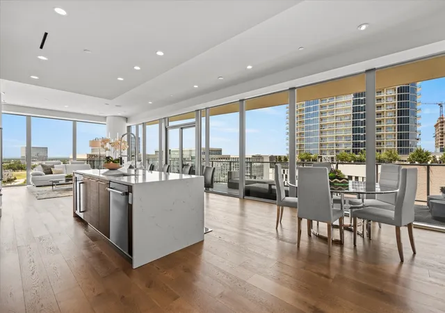 Listing Photo 5 - Condo for sale in building located at 7901 Windrose Ave, Plano, TX 75024 - Unit #801