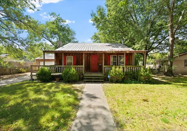 Photo 1 of Single family home for sale at 309 5th St, Kerens, TX 75144 | MLS# 21360110 | Listing updated on 2026-08-15
