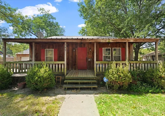 Photo 2 of Single family home for sale at 309 5th St, Kerens, TX 75144 | MLS# 21360110 | Listing updated on 2026-08-15