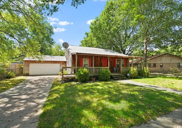 Photo 4 of Single family home for sale at 309 5Th St, Kerens, TX 75144 | MLS# 21360110 | Listing updated on 2026-08-15