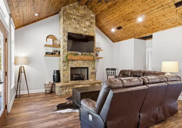 Photo 4 of Single family home for sale at 2375 County Road 3080, Ben Franklin, TX 75415 | MLS# 21357243 | Listing updated on 2026-09-16