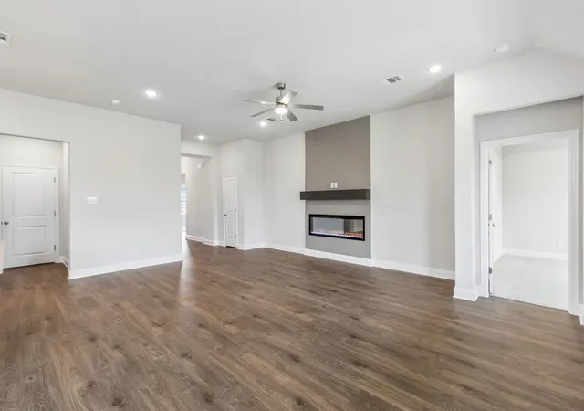 Photo 3 of Single family home for sale at 4552 Sweet Clover Ln, Crowley, TX 76036 | MLS# 21360526 | Listing updated on 2026-08-15