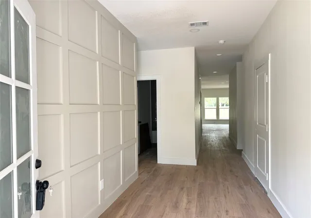 Photo 3 of Single family home for sale at 941 Robinhood Blvd, Mesquite, TX 75149 | MLS# 21360461 | Listing updated on 2026-10-01