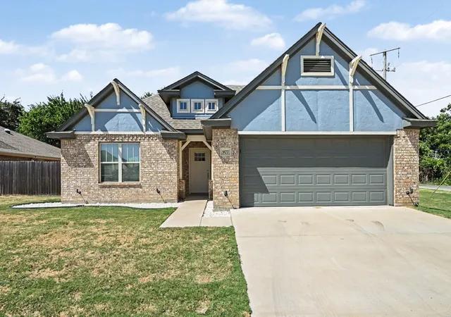 Photo 2 of Single family home for sale at 977 Sam St, Springtown, TX 76082 | MLS# 21360097 | Listing updated on 2026-10-05