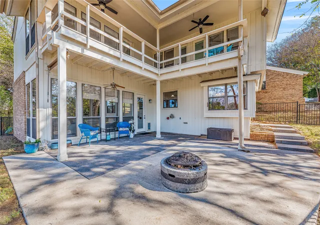 Photo 3 of Single family home for sale at 6521 Edgewood Ct, Granbury, TX 76049 | MLS# 21359677 | Listing updated on 2026-09-30