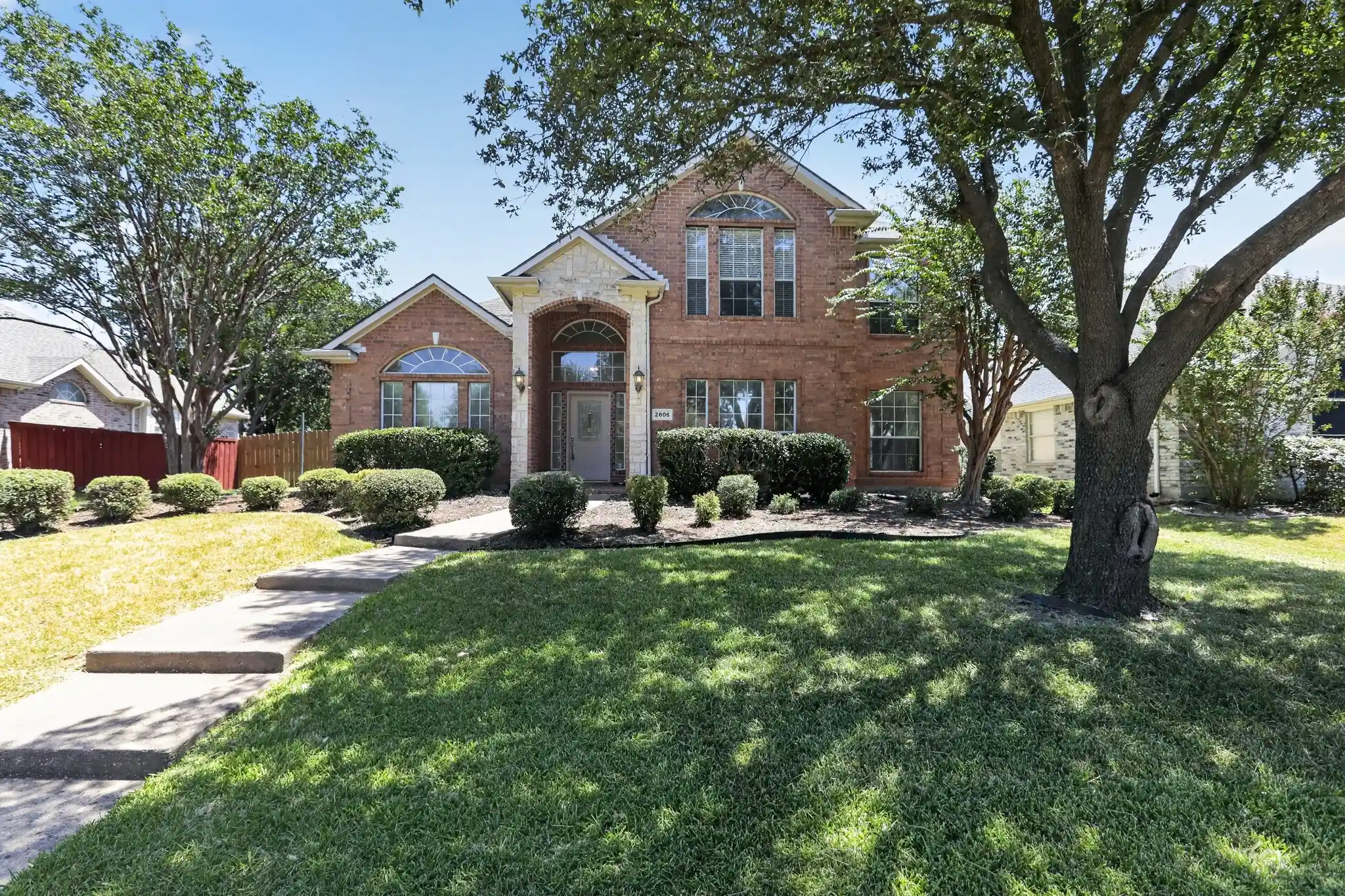 Photo 1 of Single family home for sale at 2806 Glenwick Ct, Richardson, TX 75082 | MLS# 21360548 | Listing updated on 2026-10-16