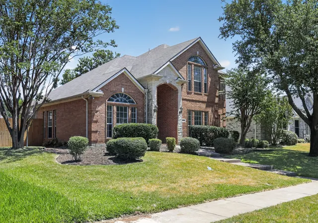 Photo 2 of Single family home for sale at 2806 Glenwick Ct, Richardson, TX 75082 | MLS# 21360548 | Listing updated on 2026-08-15