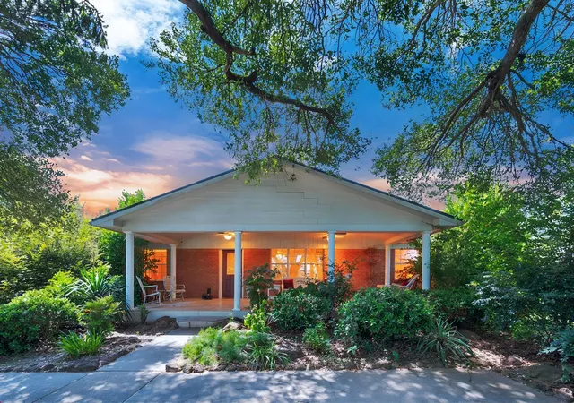 Photo 1 of Single family home for sale at 1814 Robbins Rd, Athens, TX 75751 | MLS# 21359942 | Listing updated on 2026-08-19