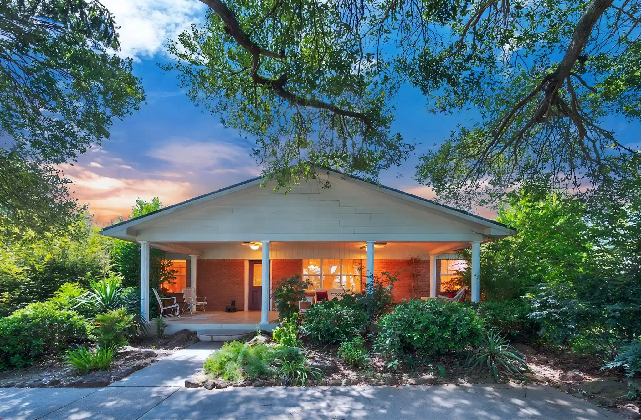 Photo 1 of Single family home for sale at 1814 Robbins Rd, Athens, TX 75751 | MLS# 21359942 | Listing updated on 2026-10-15