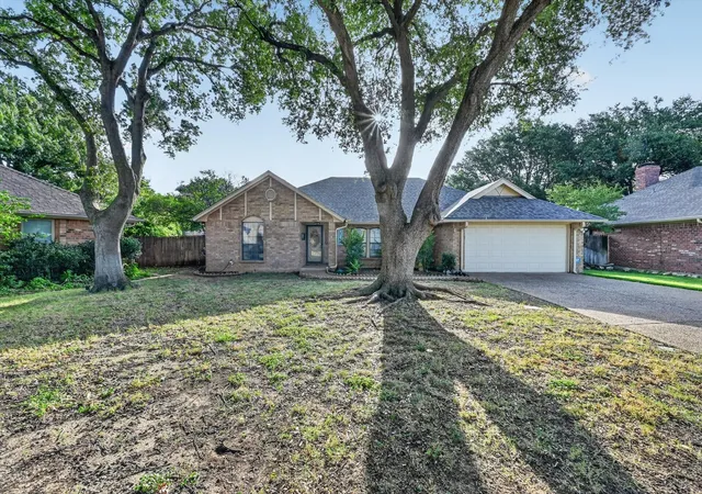Photo 1 of Single family home for sale at 7005 Volley Ct, Fort Worth, TX 76133 | MLS# 21348566 | Listing updated on 2026-08-31