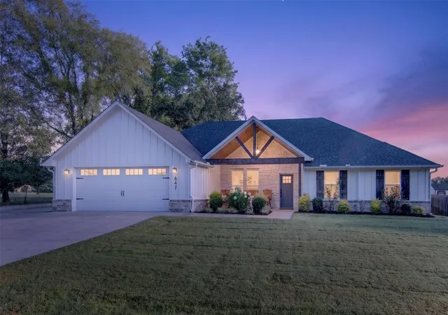 Photo 1 of Single family home for sale at 647 Oklahoma St, Van, TX 75790 | MLS# 21359403 | Listing updated on 2026-08-15