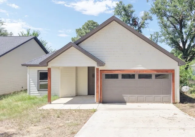 Photo 2 of Single family home for sale at 210 Holiday, Gun Barrel City, TX 75156 | MLS# 21360568 | Listing updated on 2026-09-25