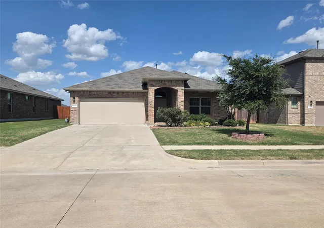Photo 2 of Single family home for sale at 1215 Pacifica Trl, Cleburne, TX 76033 | MLS# 21356748 | Listing updated on 2026-08-15