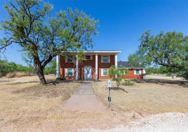 Photo 2 of Single family home for sale at 902 Avenue O, Anson, TX 79501 | MLS# 21359912 | Listing updated on 2026-09-05