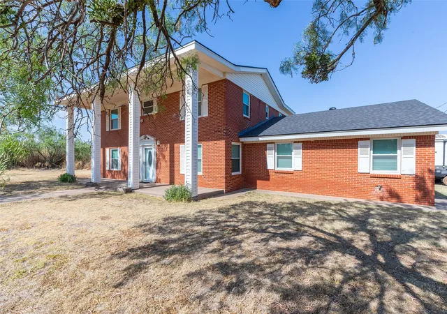 Photo 3 of Single family home for sale at 902 Avenue O, Anson, TX 79501 | MLS# 21359912 | Listing updated on 2026-09-05