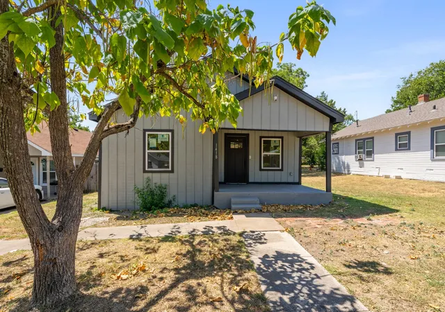 Photo 1 of Sale Pending at 1418 Georgia Ave, Dallas, TX 75216 | MLS# 21360333 | Listing updated on 2026-10-08