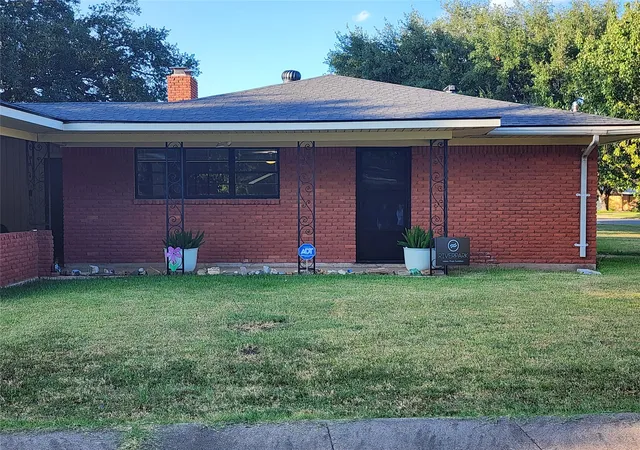 Photo 2 of Single family home for sale at 2101 Belle Grove Dr, Bossier City, LA 71111 | MLS# 21359866 | Listing updated on 2026-08-27