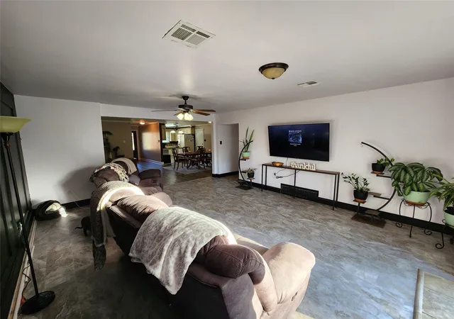 Photo 3 of Single family home for sale at 2101 Belle Grove Dr, Bossier City, LA 71111 | MLS# 21359866 | Listing updated on 2026-08-27