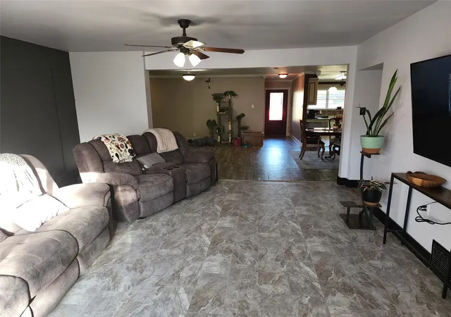 Photo 4 of Single family home for sale at 2101 Belle Grove Dr, Bossier City, LA 71111 | MLS# 21359866 | Listing updated on 2026-08-27