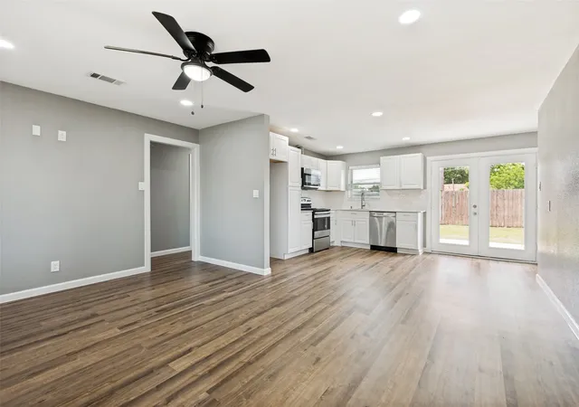 Photo 3 of Sale Pending at 737 Cranbrook Ln, Grand Prairie, TX 75052 | MLS# 21360590 | Listing updated on 2026-08-27