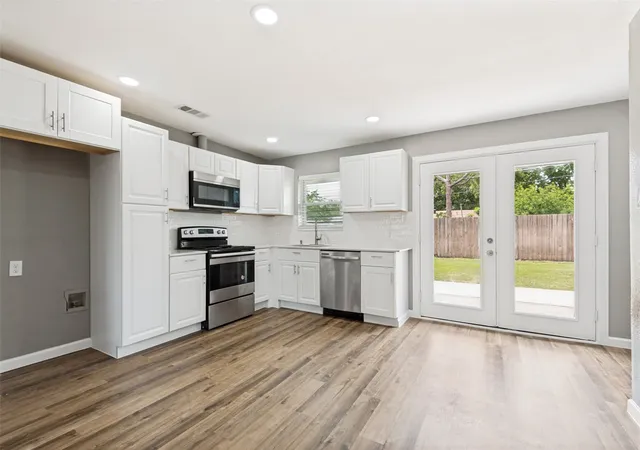 Photo 3 of Sale Pending at 737 Cranbrook Ln, Grand Prairie, TX 75052 | MLS# 21360590 | Listing updated on 2026-08-27