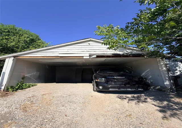 Photo 3 of House for sale at 317 Lansing St, Dallas, TX 75203 | MLS# 21360216 | Listing updated on 2026-10-08