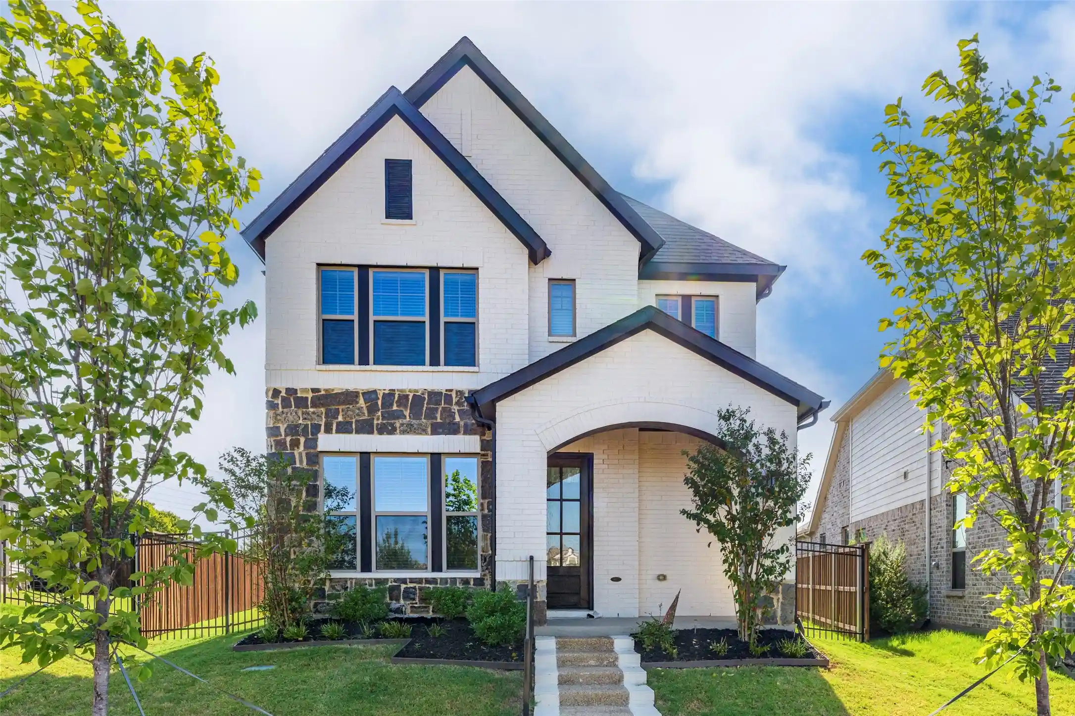 Photo 1 of Single family home for sale at 905 Carnation Dr, Crowley, TX 76036 | MLS# 21356700 | Listing updated on 2026-10-10