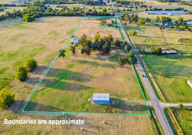 Photo 1 of Single family home for sale at 330 Farm Road 900 S, Saltillo, TX 75478 | MLS# 21359603 | Listing updated on 2026-08-21
