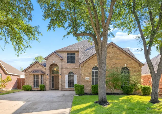 Photo 1 of Single family home for sale at 10218 Saint Georges Dr, Rowlett, TX 75089 | MLS# 21359204 | Listing updated on 2026-08-15