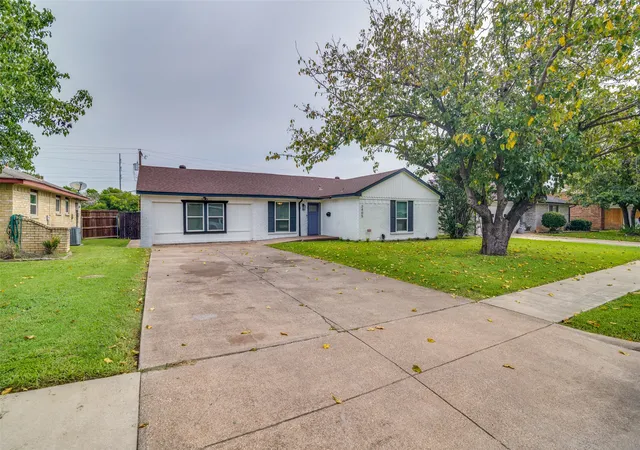 Photo 1 of Single family home for sale at 2405 Whippoorwill Dr, Mesquite, TX 75149 | MLS# 21360630 | Listing updated on 2026-08-26