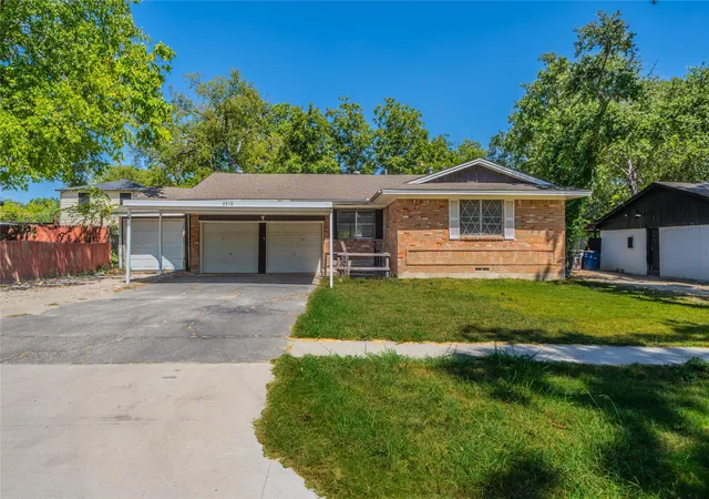 Photo 3 of Single family home for sale at 3510 Kingsford Ave, Dallas, TX 75227 | MLS# 21360633 | Listing updated on 2026-09-27